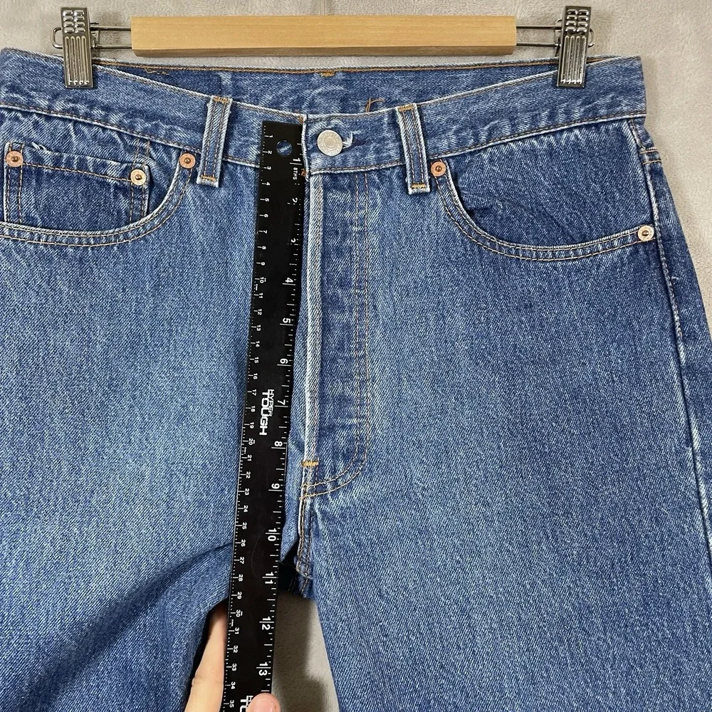 Levis item excellent